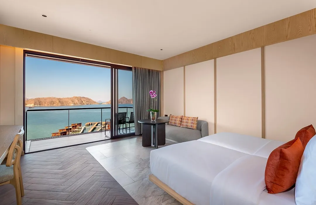 Katamaran Hotel & Resort Komodo-1